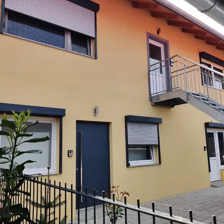 Appartement Ebenerdig Mit Terrasse & Garten, Wlan & Parkplatz! Self Check-in & Check-out! Schwedenofen! Auggen